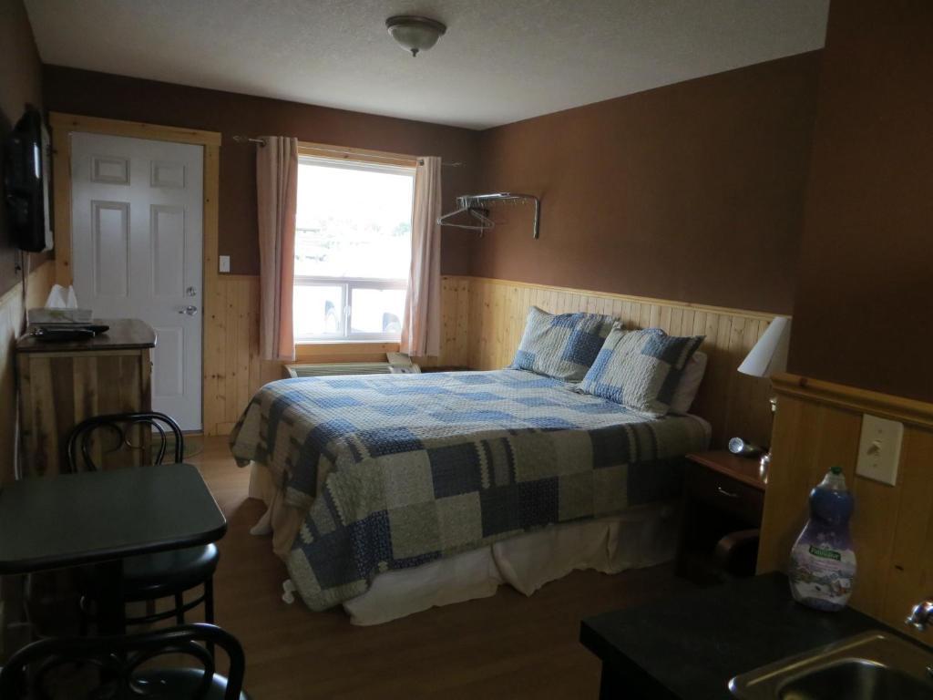 Fort Motel Fort Macleod Rum bild
