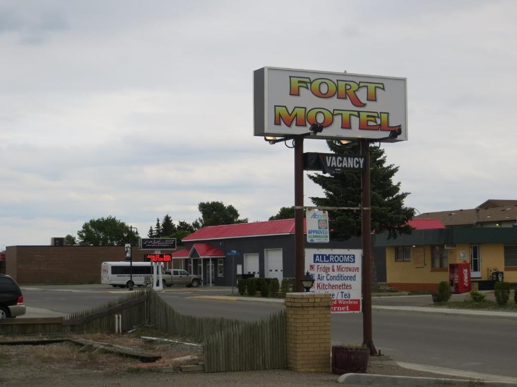Fort Motel Fort Macleod Exteriör bild