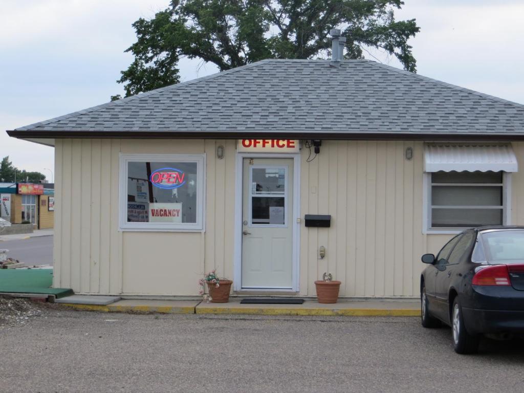 Fort Motel Fort Macleod Exteriör bild