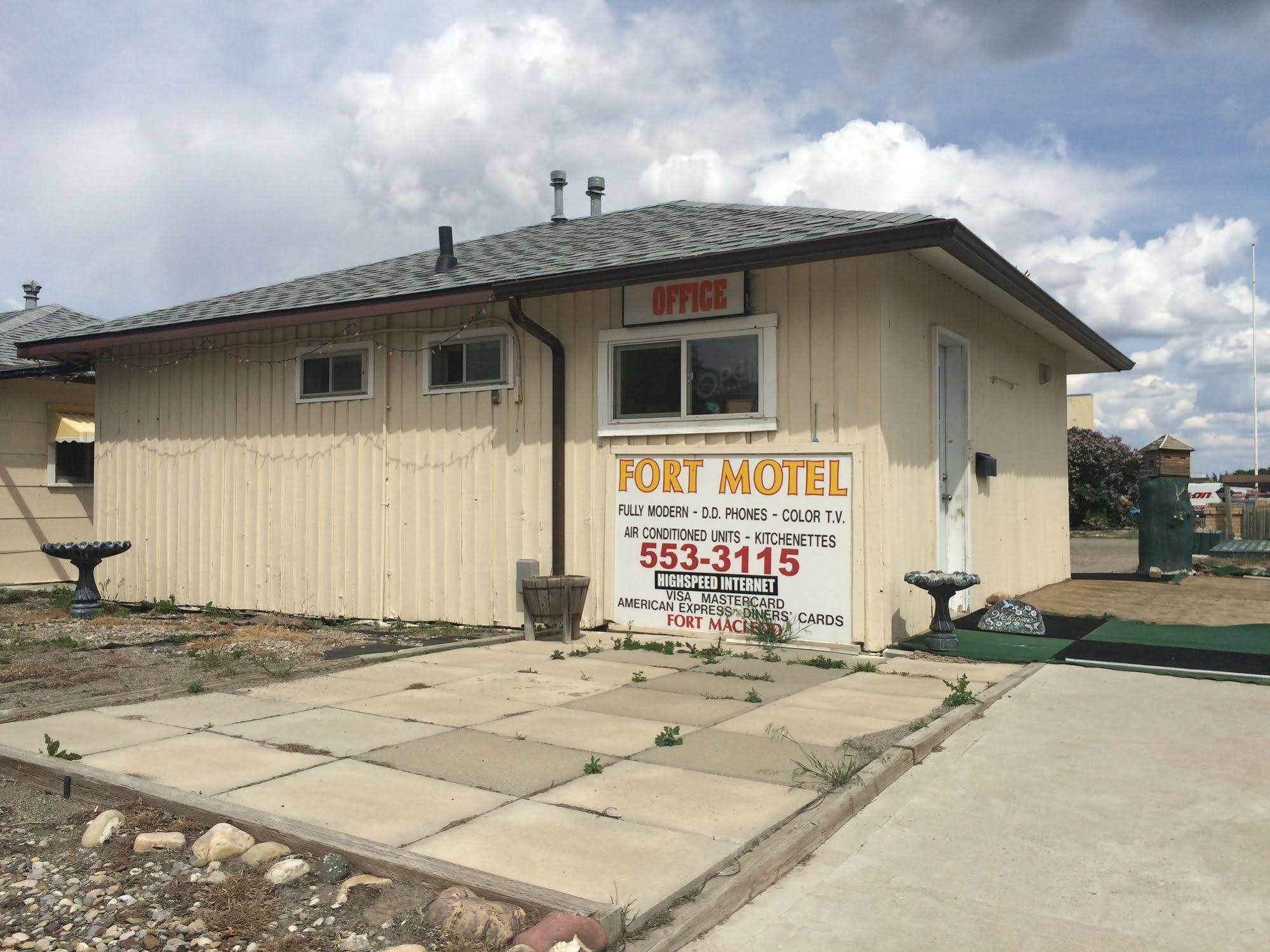Fort Motel Fort Macleod Exteriör bild